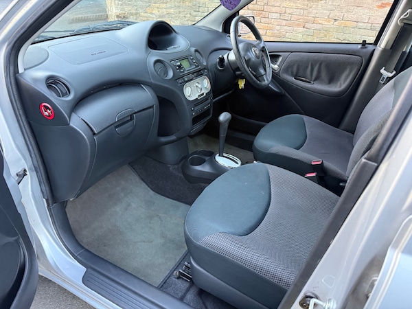 Used Toyota Yaris 2003 for sale - 75723304: Photo 7