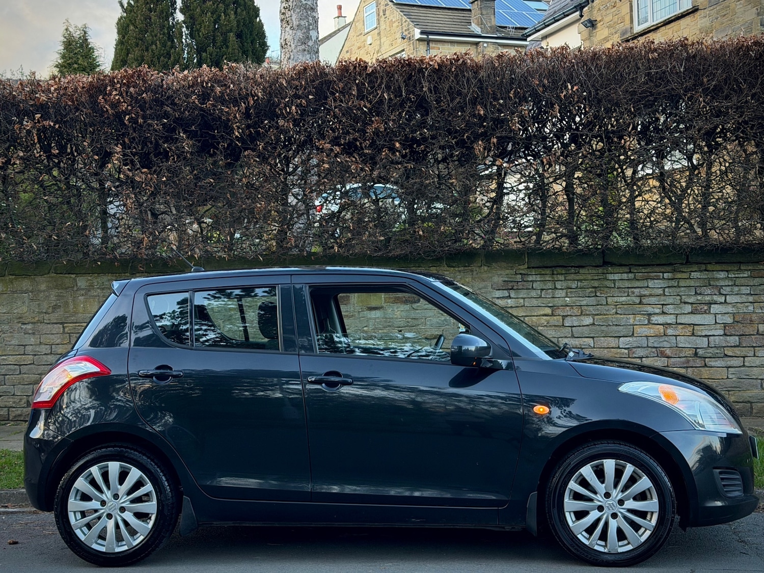 Used Suzuki Swift 2012 for sale - 78141219: Photo 2