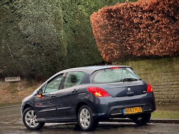 Used Peugeot 308 2013 for sale - 77564096: Photo