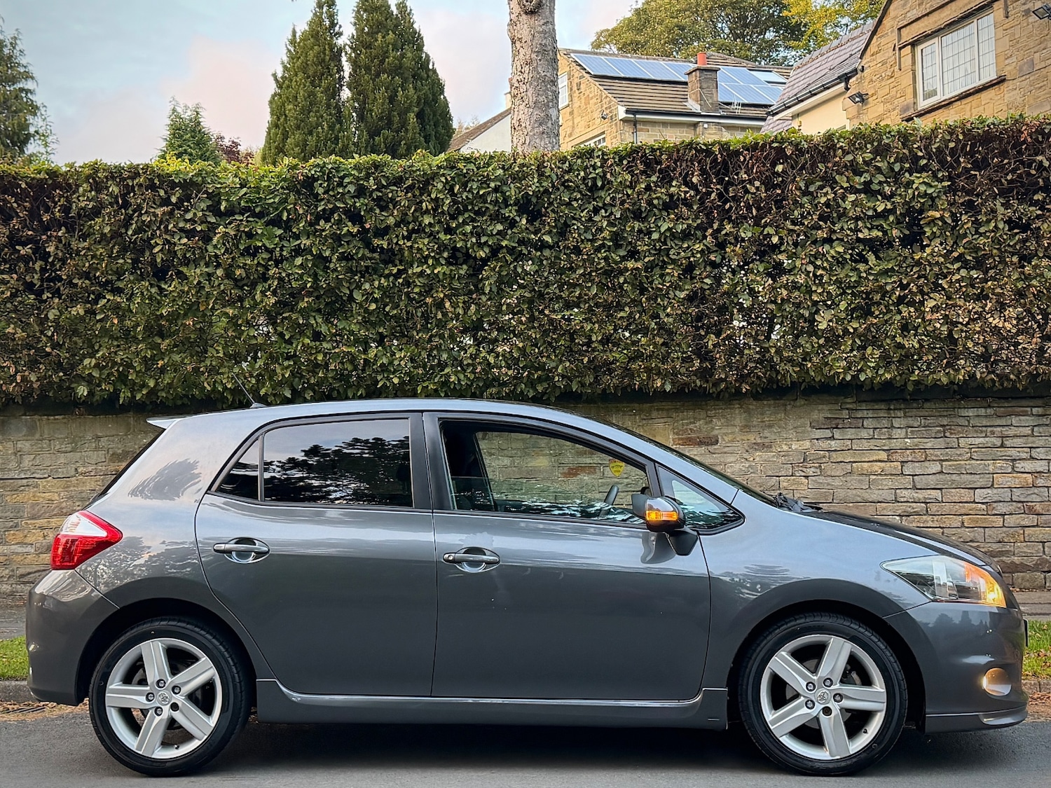 Used Toyota Auris 2010 for sale - 76107590: Photo 2