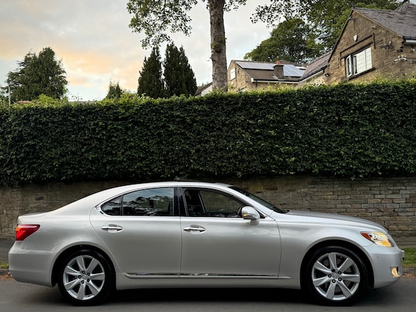 Used Lexus LS 2010 for sale - 75083645: Photo 2