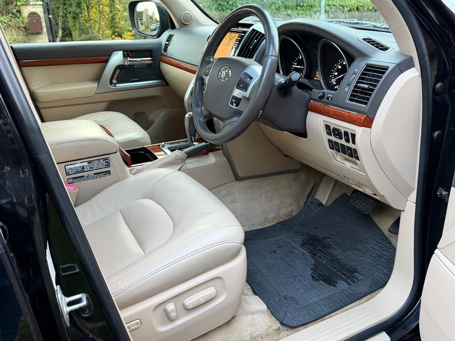 Used Toyota Land Cruiser 2013 for sale - 76444464: Photo 8