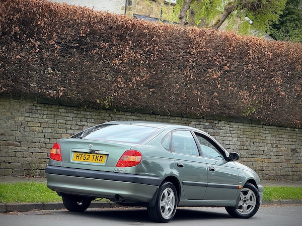 Used Toyota Avensis 2003 for sale - 74412319: Photo 3