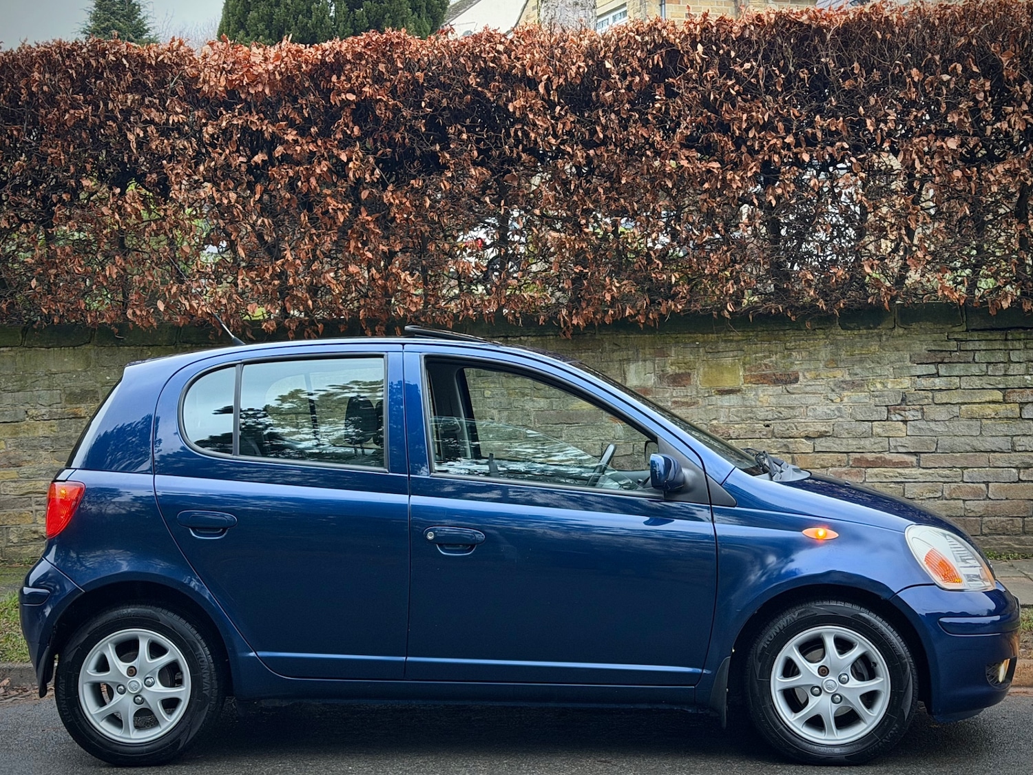 Used Toyota Yaris 2003 for sale - 77084303: Photo 2