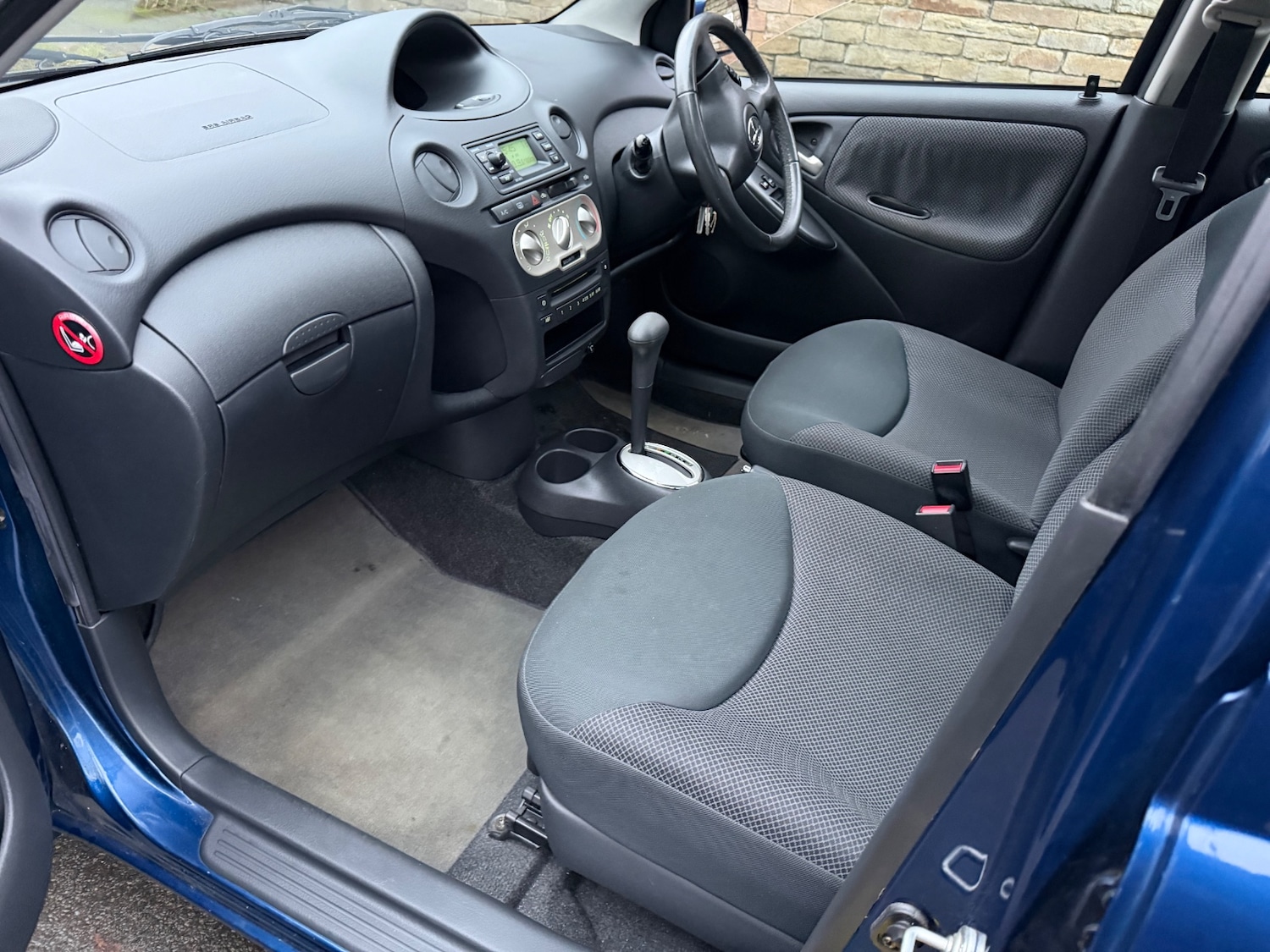 Used Toyota Yaris 2003 for sale - 77084303: Photo 7