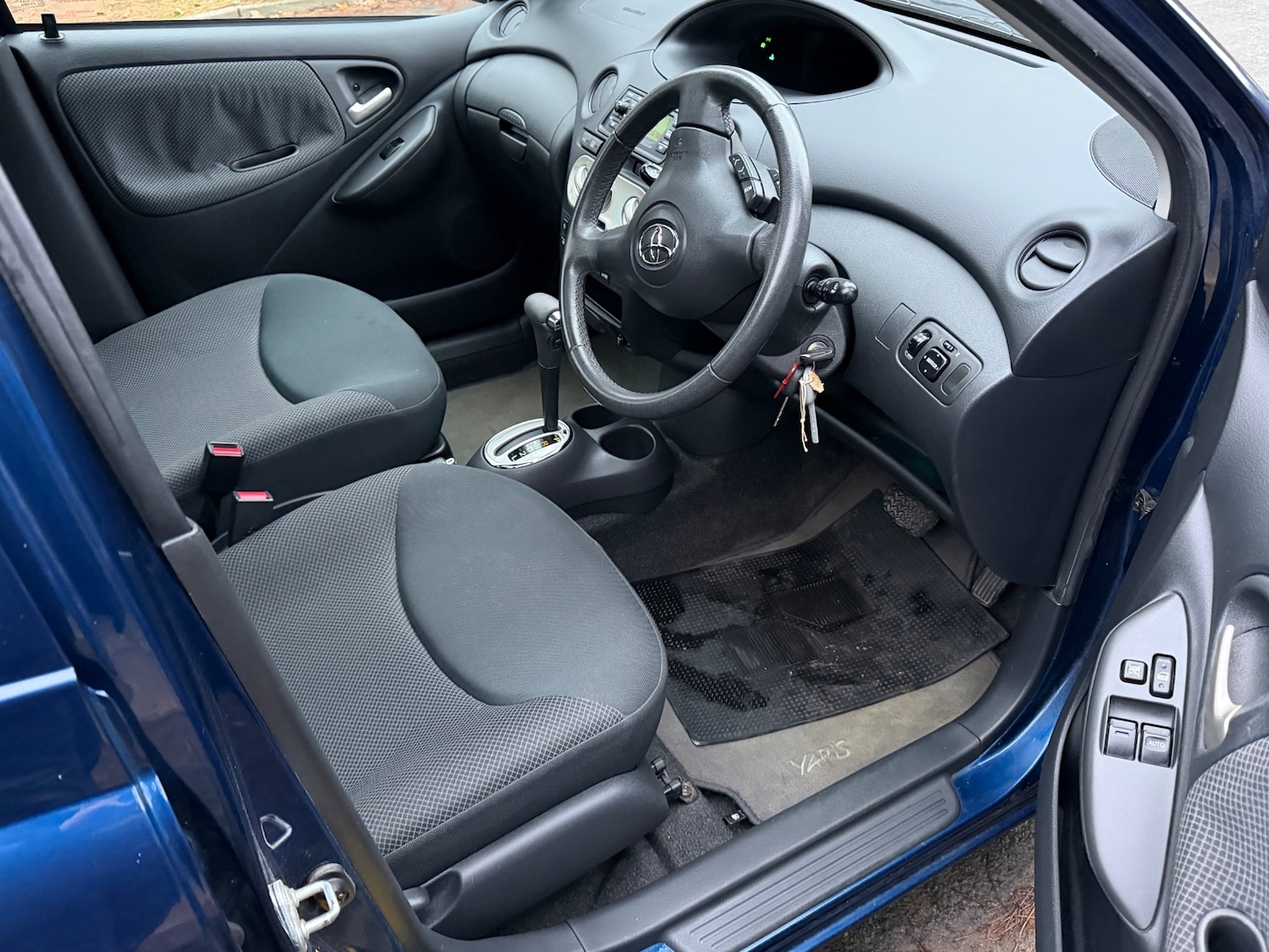 Used Toyota Yaris 2003 for sale - 77084303: Photo 8