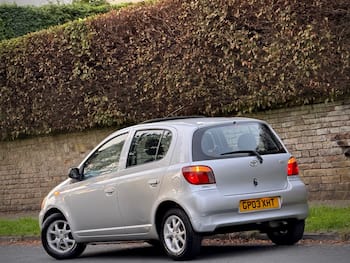 Used Toyota Yaris 2003 for sale - 79754143: Photo