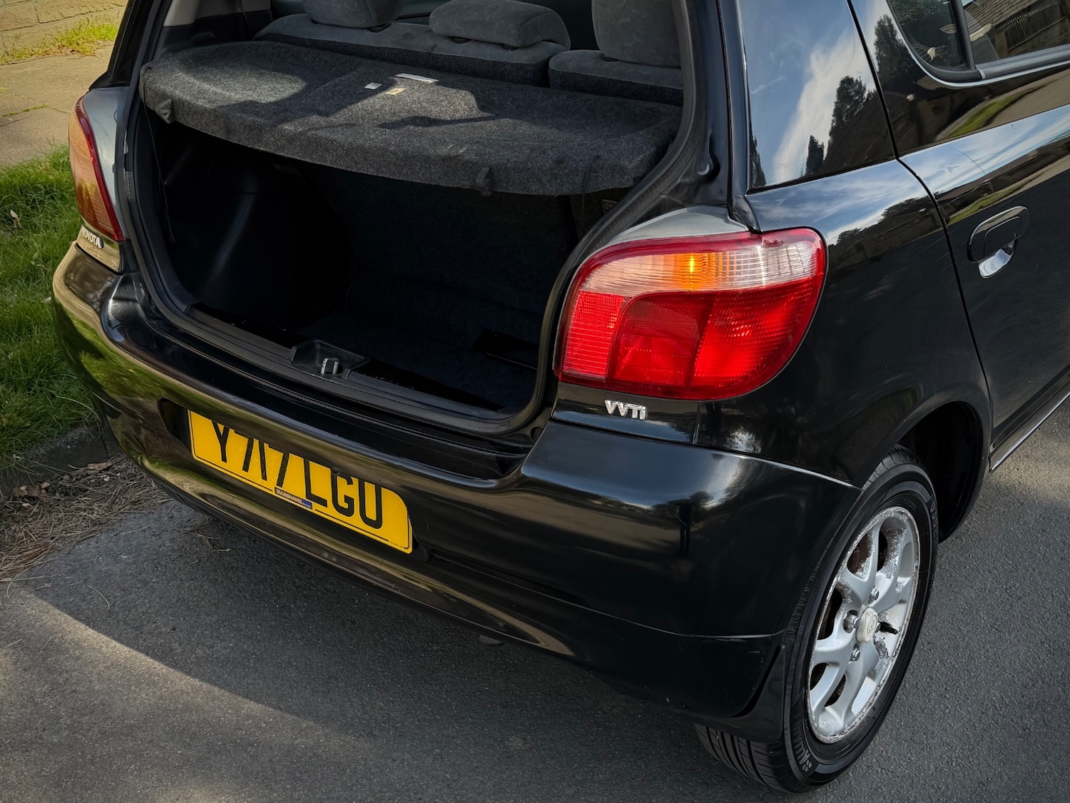 Used Toyota Yaris 2001 for sale - 77950340: Photo 10