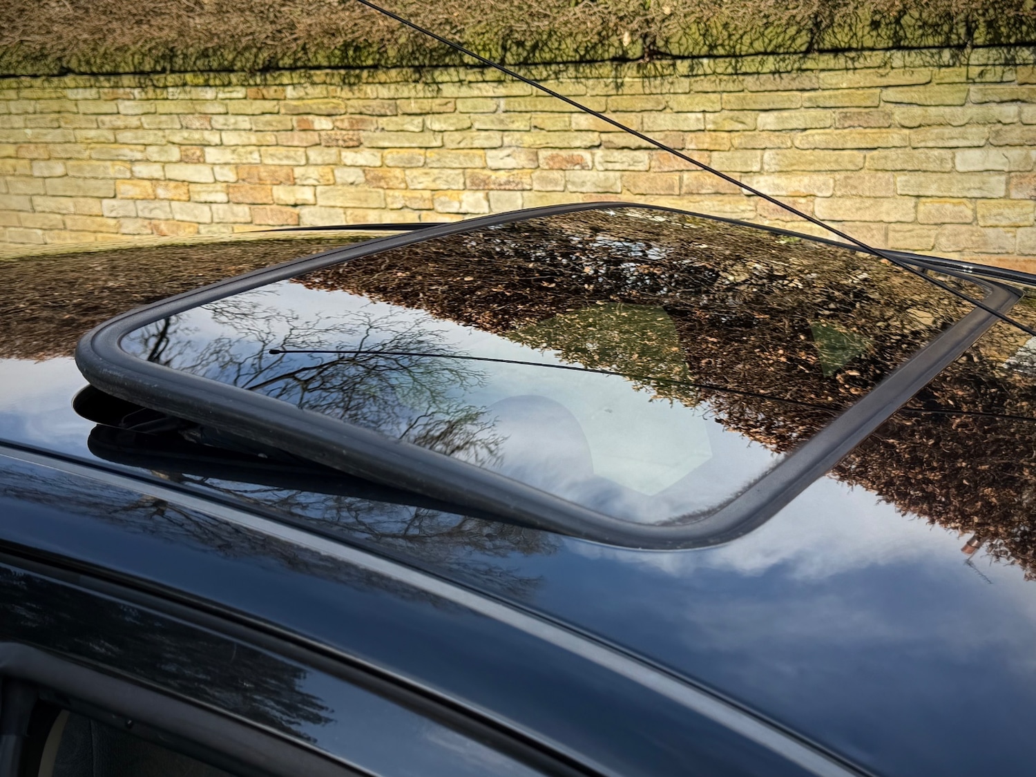 Used Toyota Yaris 2001 for sale - 77950340: Photo 12