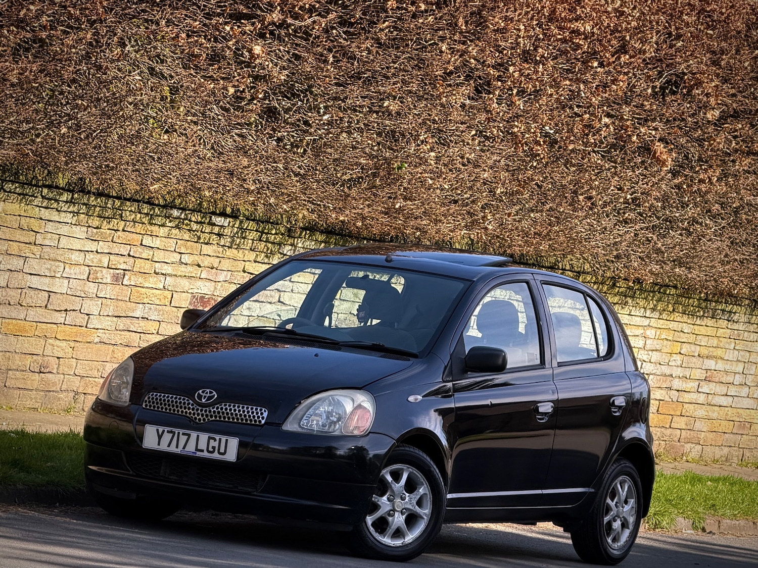 Used Toyota Yaris 2001 for sale - 77950340: Photo 6