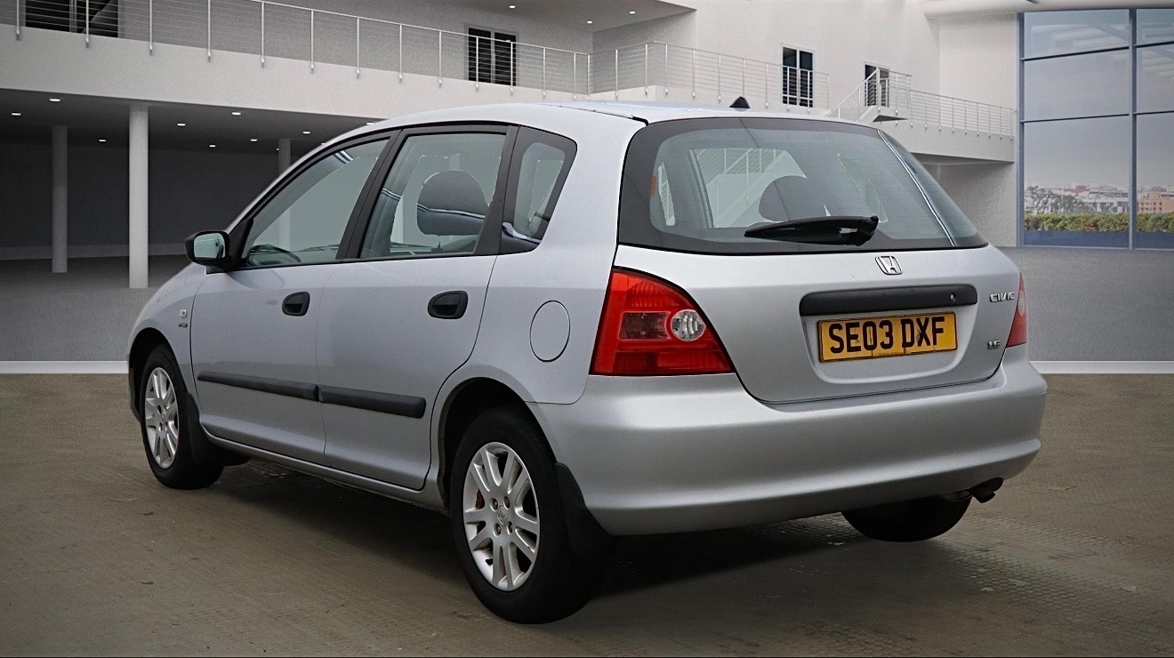 Used Honda Civic 2003 for sale - 77694540: Photo 2