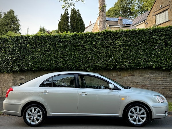 Used Toyota Avensis 2005 for sale - 74796639: Photo 2