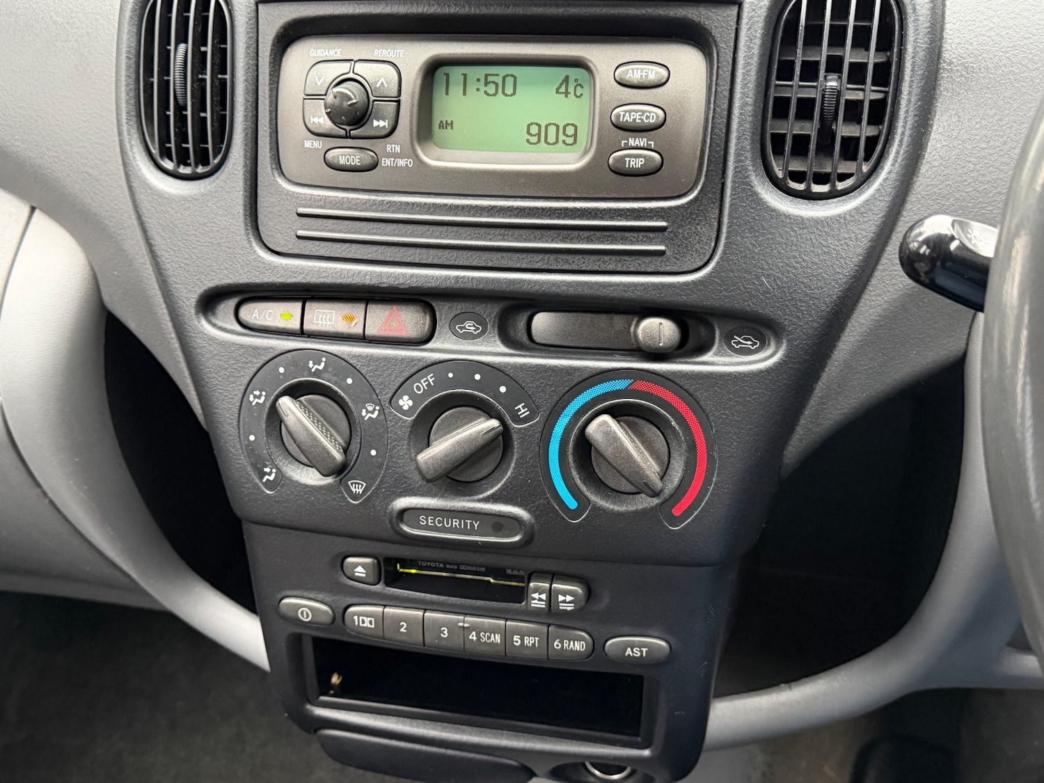 Used Toyota Yaris Verso 2000 for sale - 77160779: Photo 17