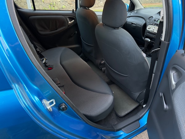 Used Toyota Yaris 2003 for sale - 75386301: Photo 10