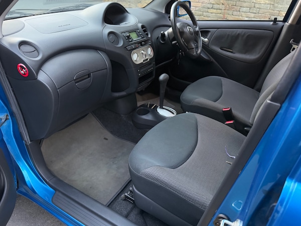 Used Toyota Yaris 2003 for sale - 75386301: Photo 8