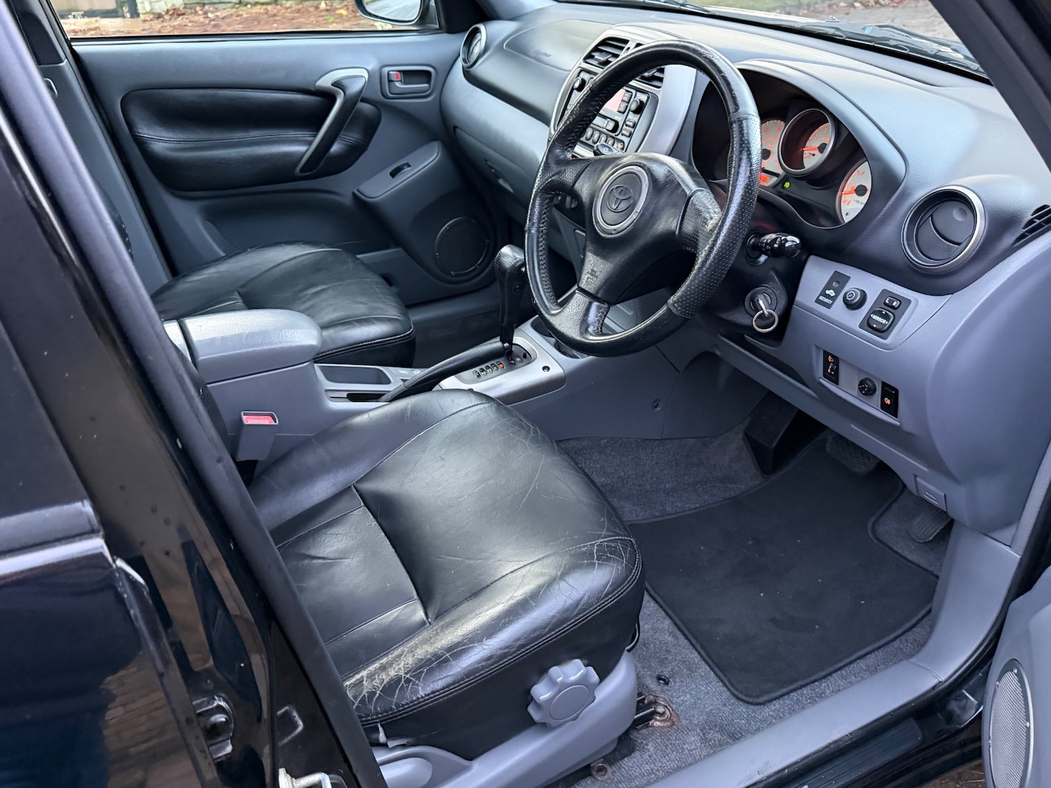 Used Toyota RAV4 2002 for sale - 76780417: Photo 8