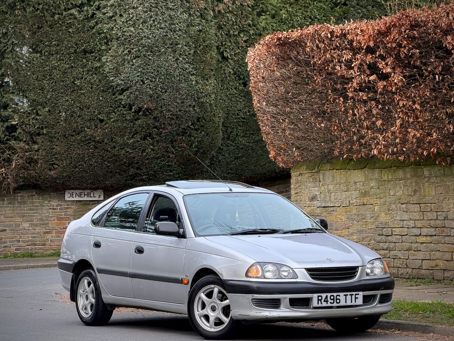 Used Toyota Avensis 1998 for sale - 77981741: Photo 1