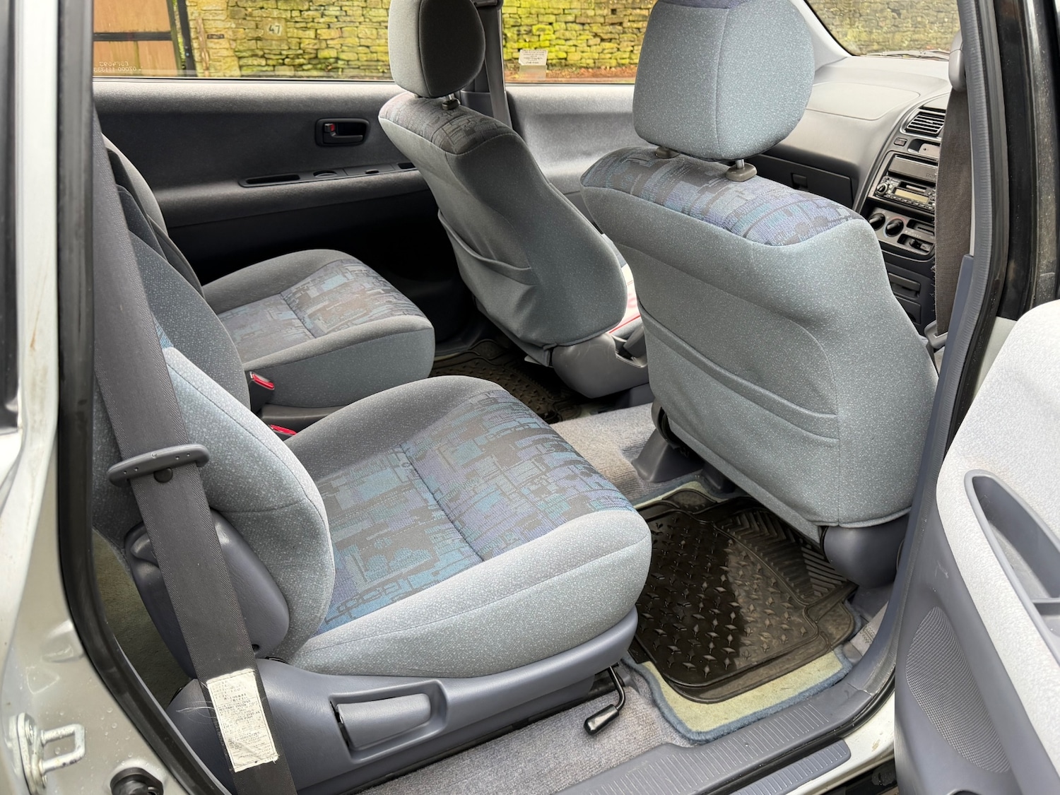 Used Toyota Picnic 1999 for sale - 77393400: Photo 11