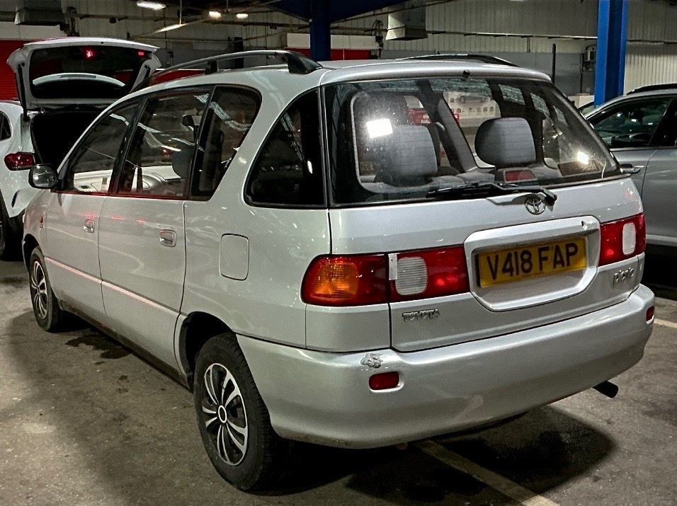 Used Toyota Picnic 1999 for sale - 77393400: Photo 4