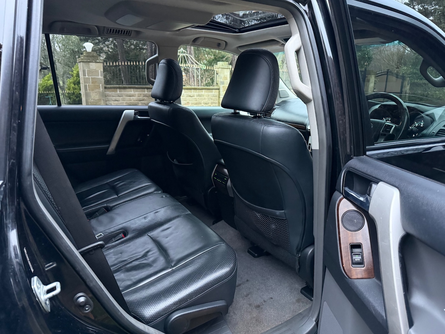 Used Toyota Land Cruiser 2011 for sale - 77377818: Photo 10