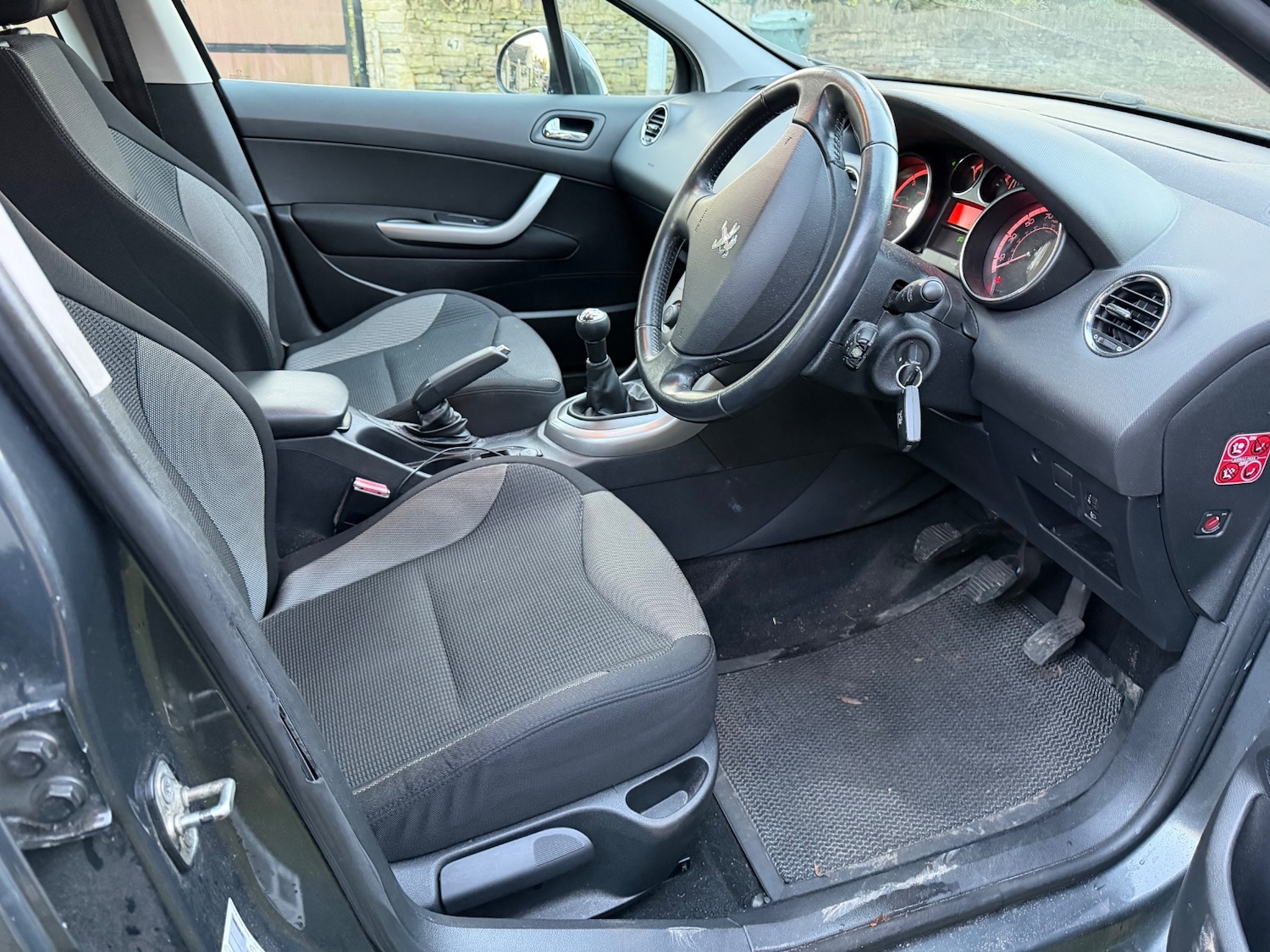 Used Peugeot 308 2012 for sale - 76626779: Photo 8