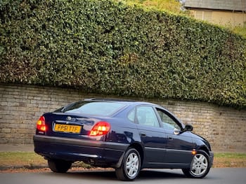 Used Toyota Avensis 2001 for sale - 79636032: Photo