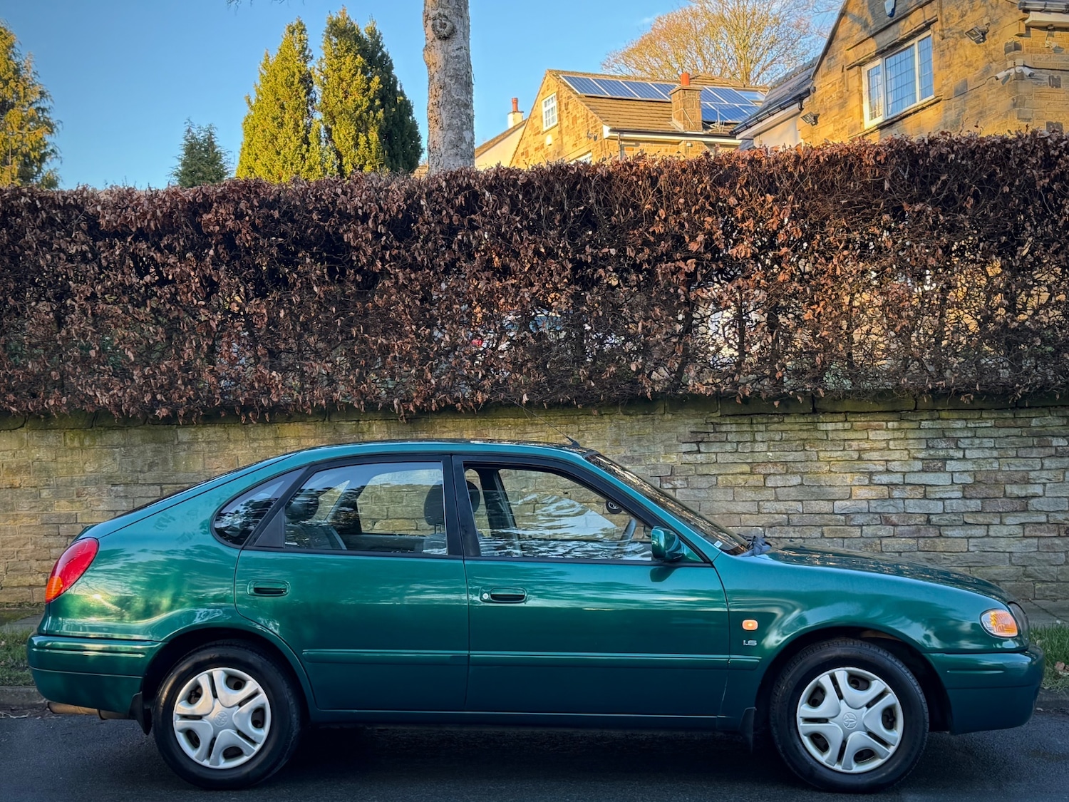 Used Toyota Corolla 2000 for sale - 77409949: Photo 2