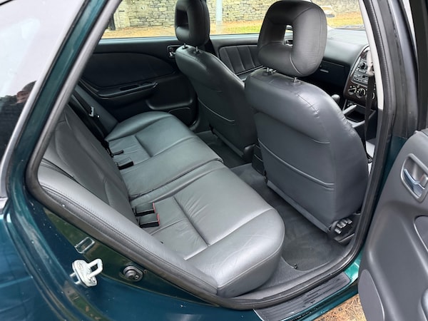 Used Toyota Avensis 2002 for sale - 76236431: Photo 9