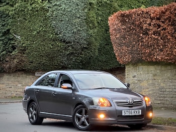 2006 (56) - 2.2 D-4D T180 5dr