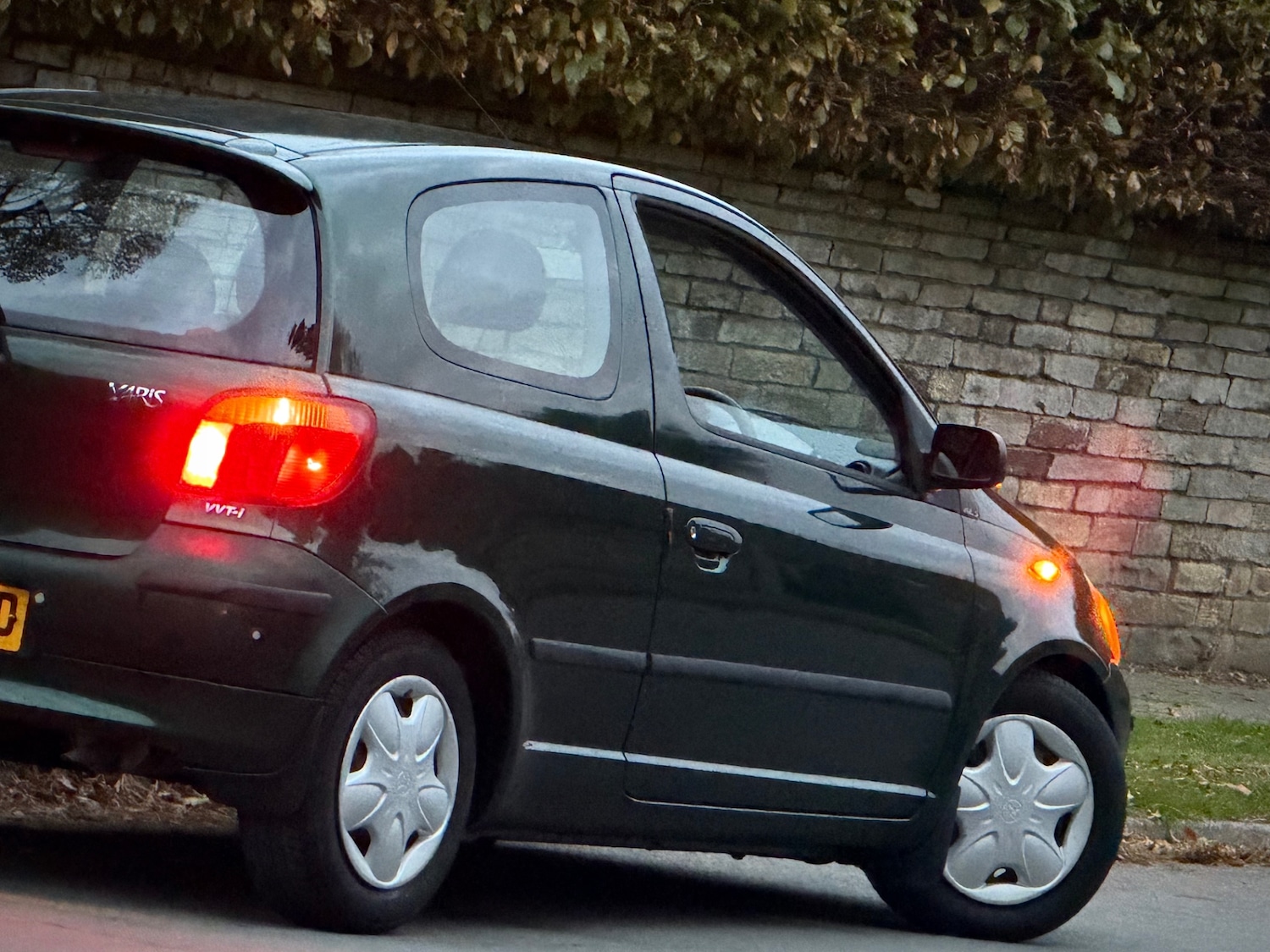 Used Toyota Yaris 2002 for sale - 76305676: Photo 12