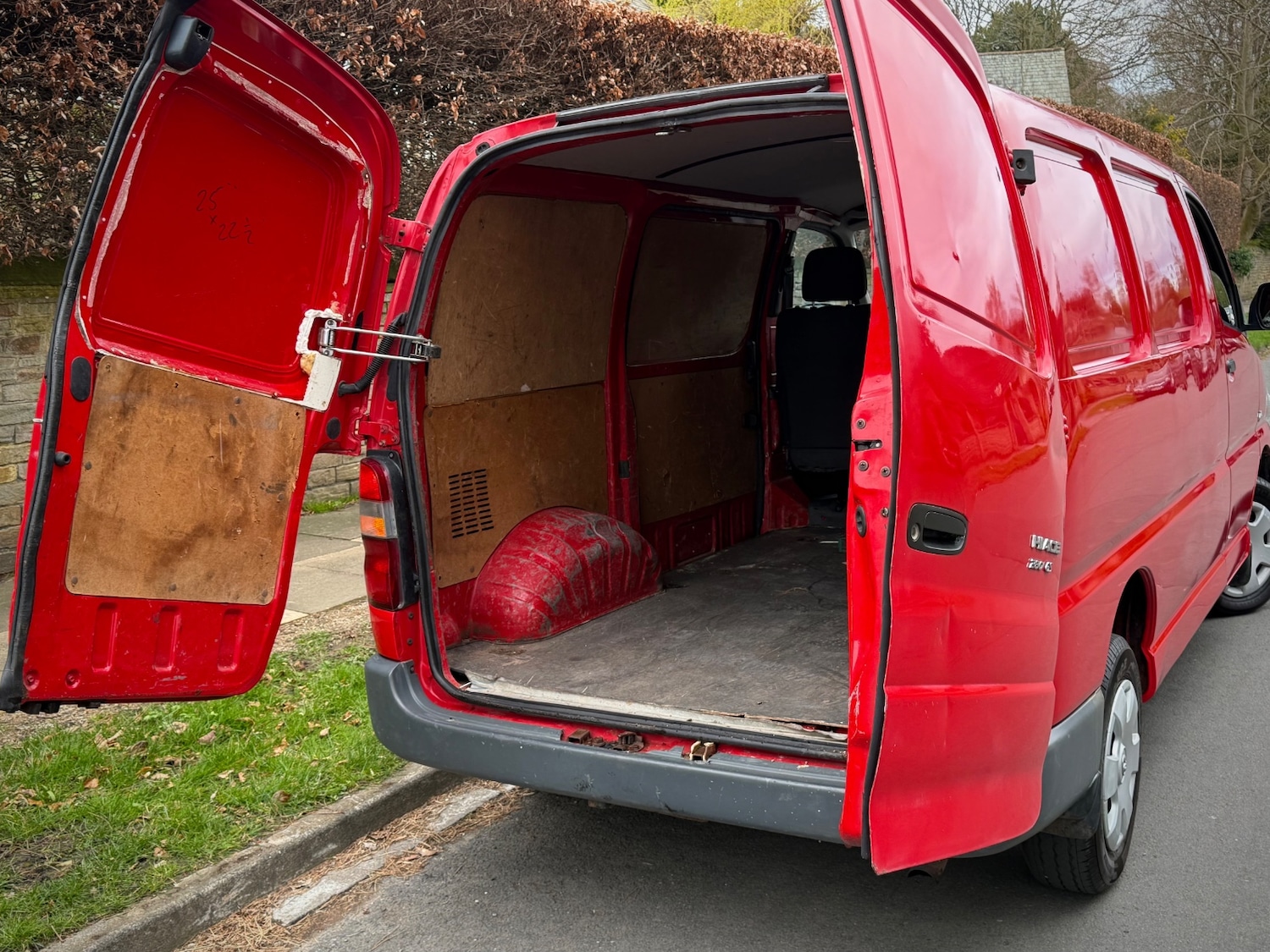 Used Toyota HiAce 2011 for sale - 77736182: Photo 11