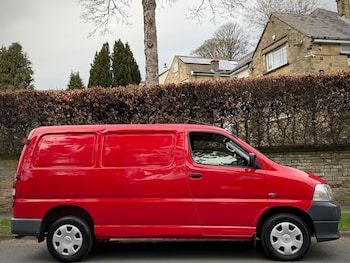 Used Toyota HiAce 2011 for sale - 77736182: Photo