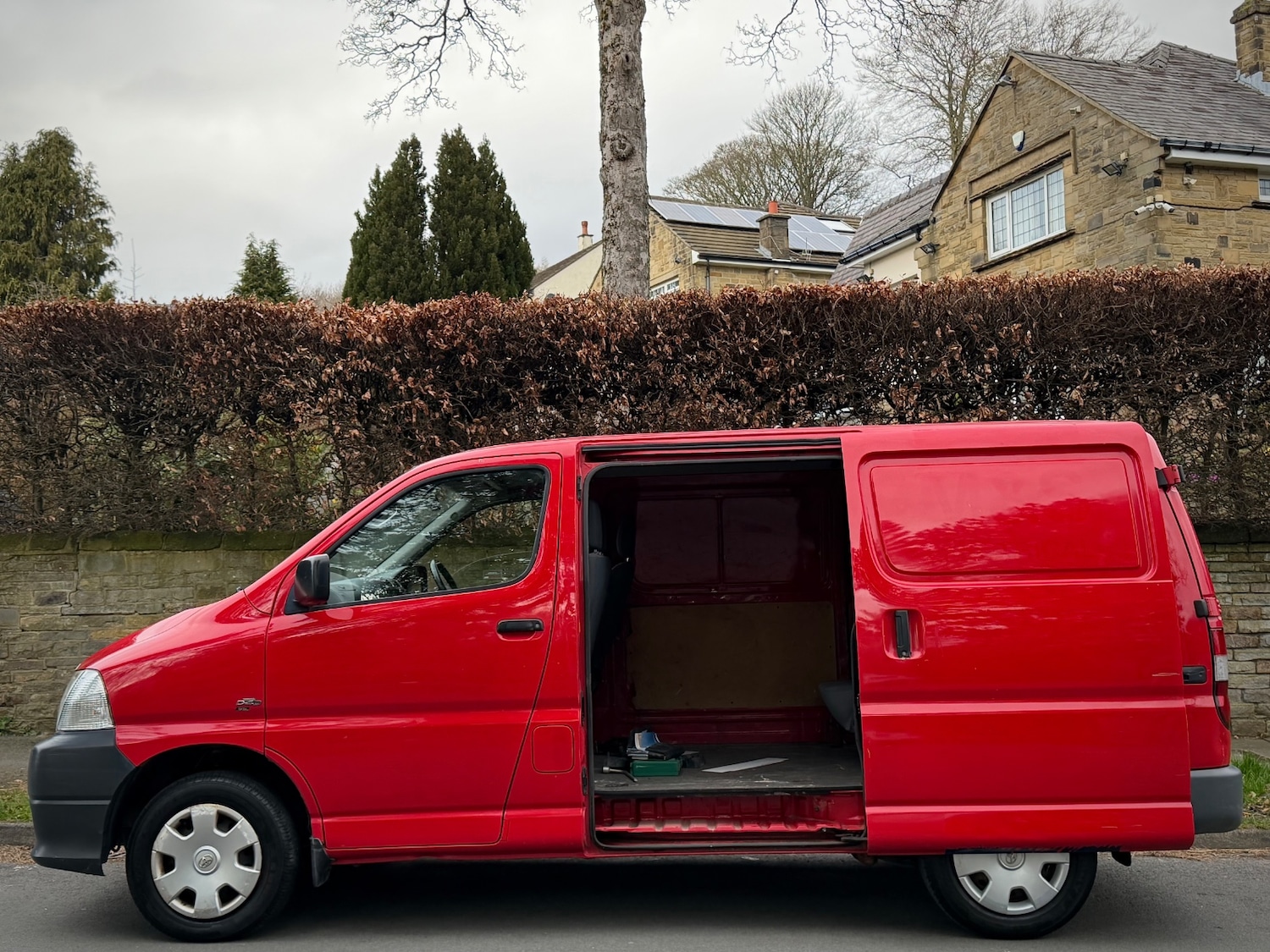 Used Toyota HiAce 2011 for sale - 77736182: Photo 5