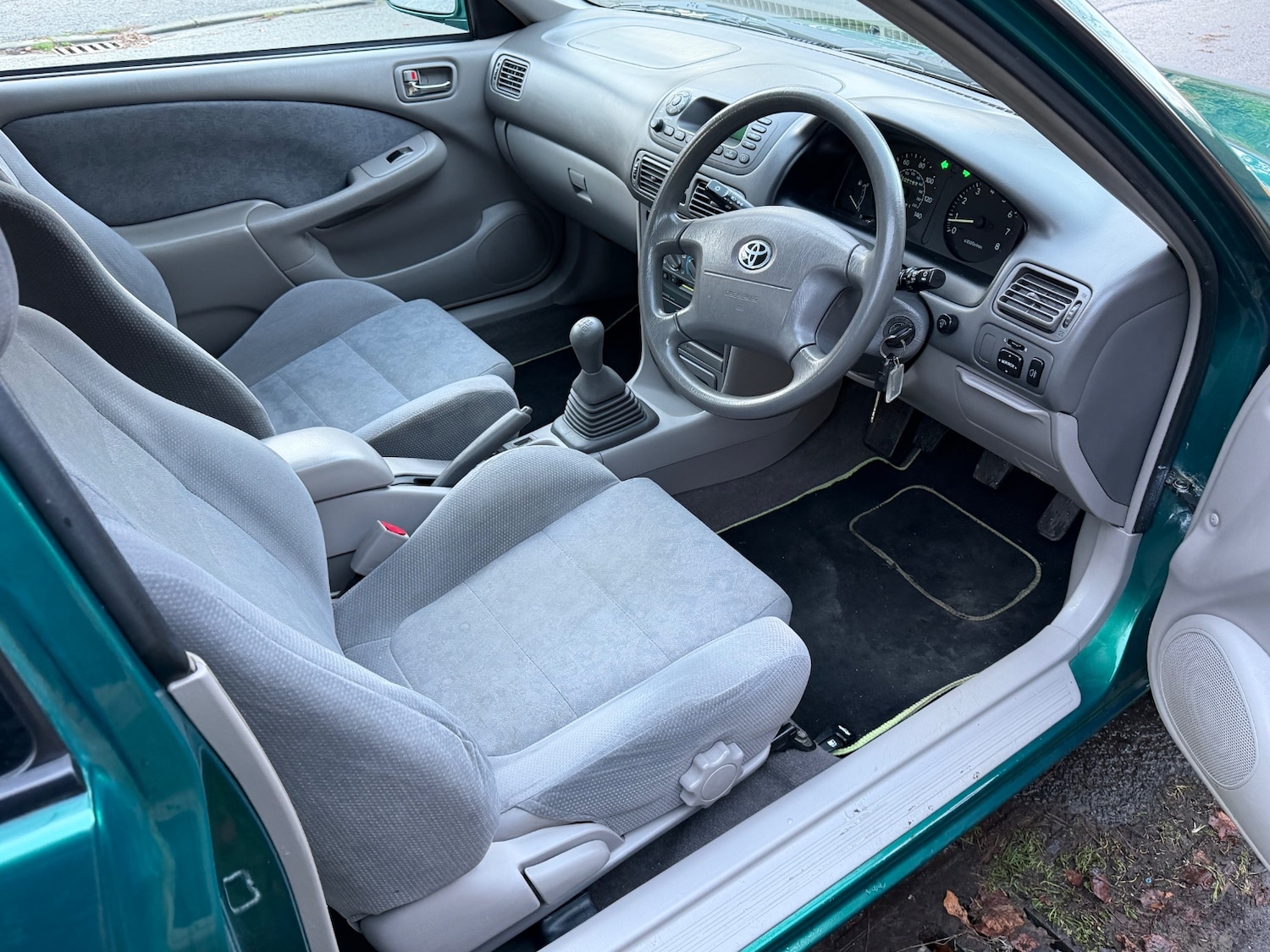 Used Toyota Corolla 2001 for sale - 76596112: Photo 8