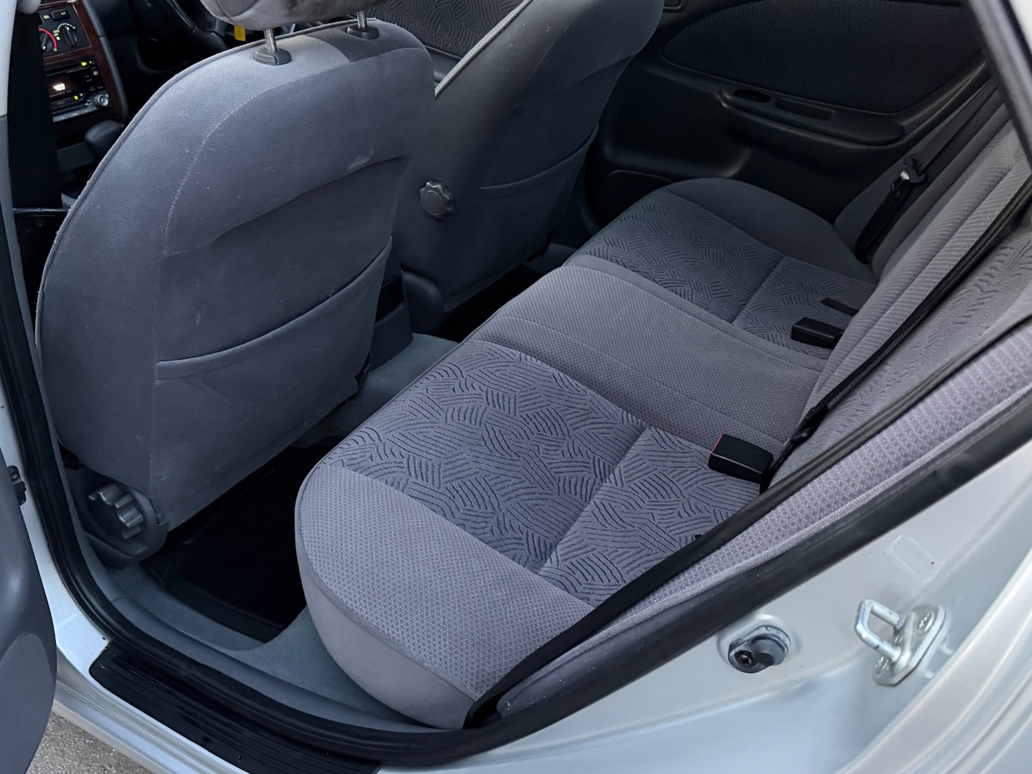 Used Toyota Avensis 1998 for sale - 76249722: Photo 10