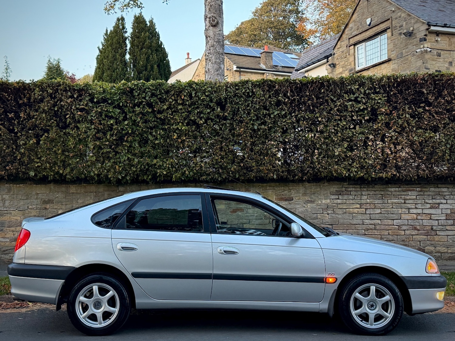 Used Toyota Avensis 1998 for sale - 76249722: Photo 2