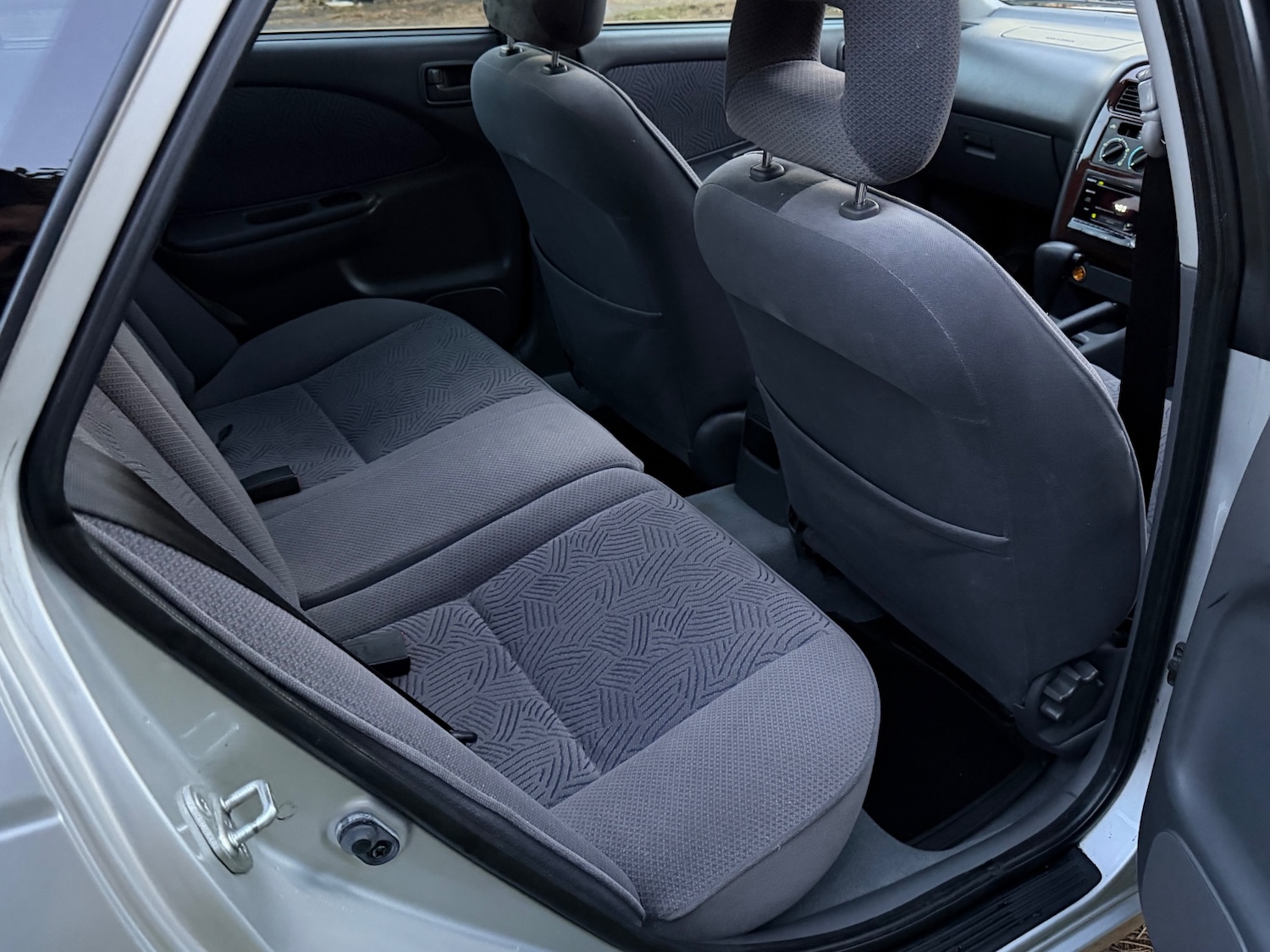 Used Toyota Avensis 1998 for sale - 76249722: Photo 8