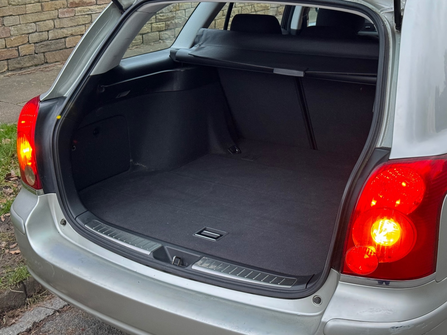 Used Toyota Avensis 2003 for sale - 76504330: Photo 13