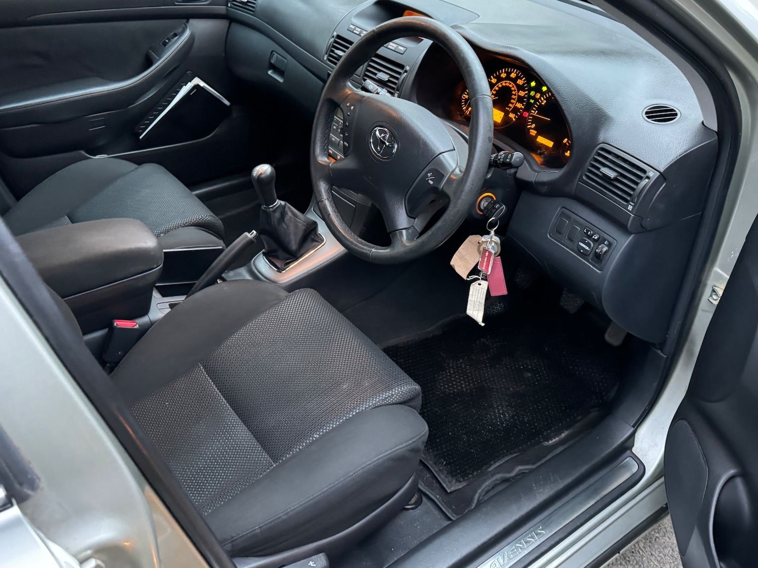 Used Toyota Avensis 2003 for sale - 76504330: Photo 8