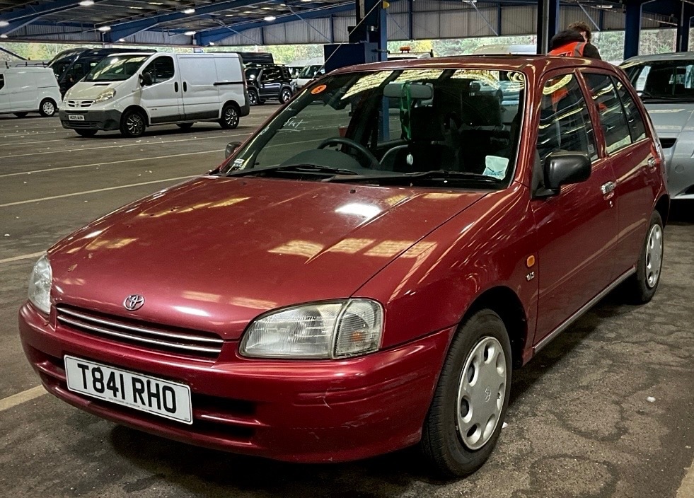 Used Toyota Starlet 1999 for sale - 76565932: Photo 2