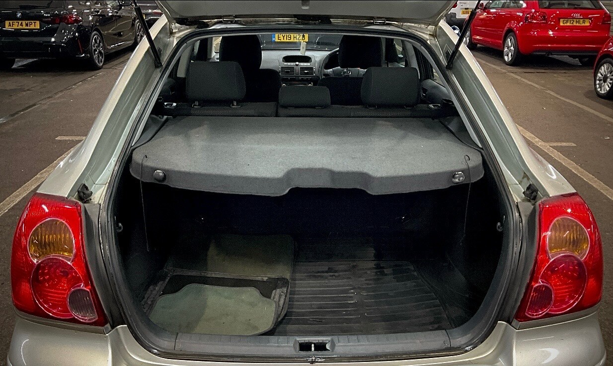 Used Toyota Avensis 2003 for sale - 77432060: Photo 9