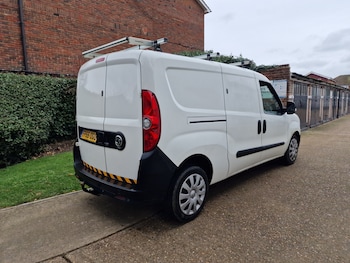 Used Vauxhall Combo 2017 for sale - 77028344: Photo
