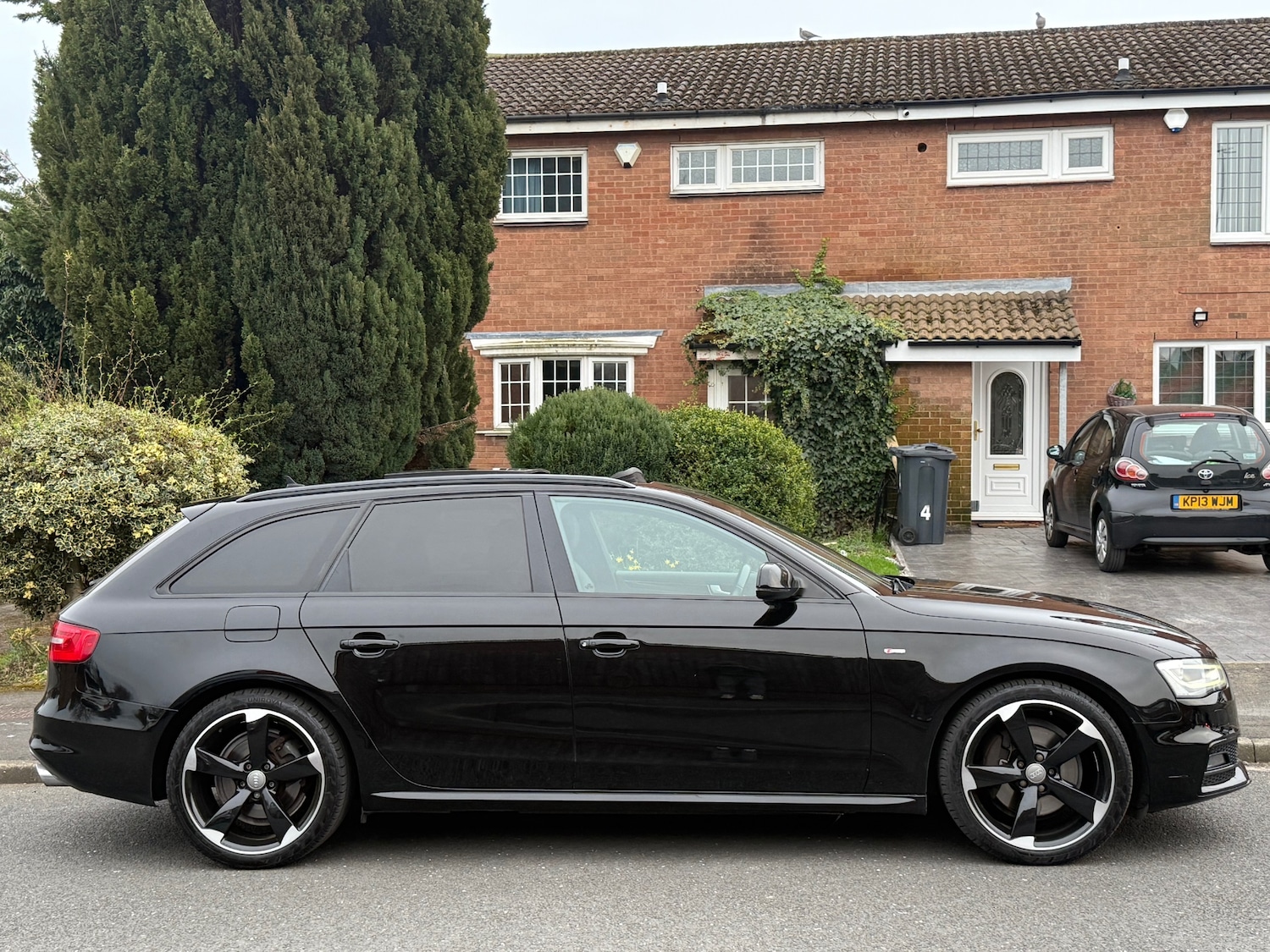 Used Audi A4 2014 for sale - 78107303: Photo 4