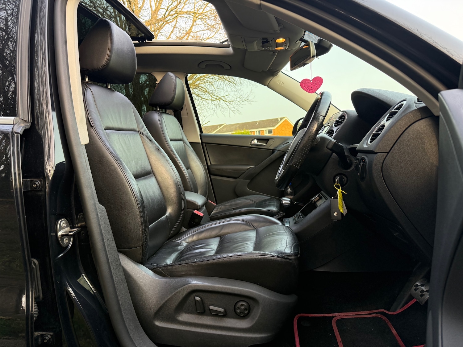 Used Volkswagen Tiguan 2010 for sale - 78107053: Photo 26