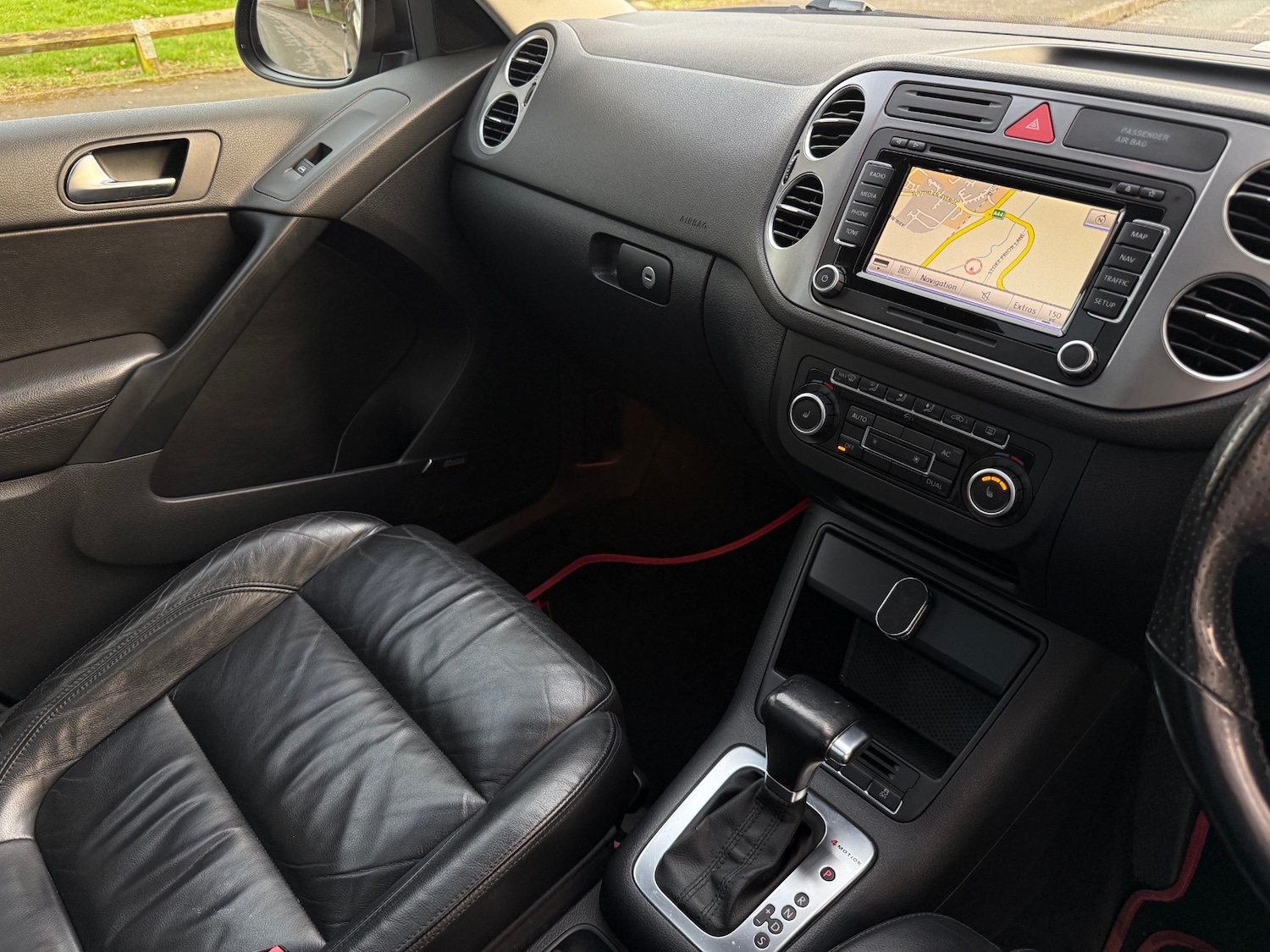 Used Volkswagen Tiguan 2010 for sale - 78107053: Photo 33