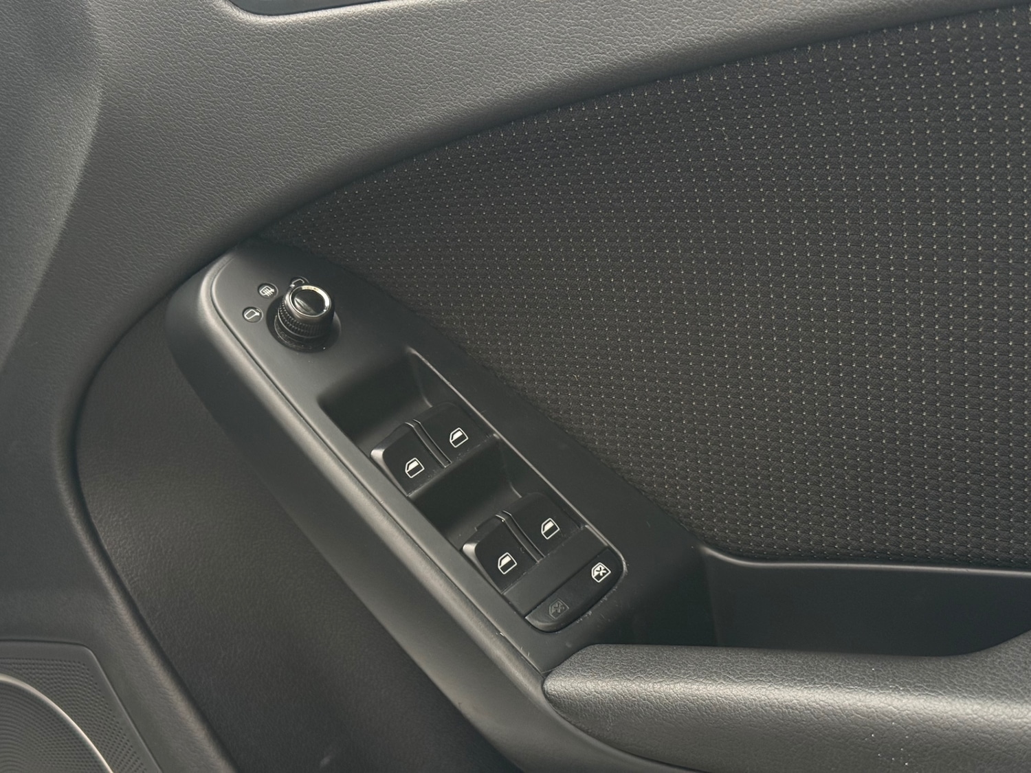 Used Audi A4 2011 for sale - 78155530: Photo 23