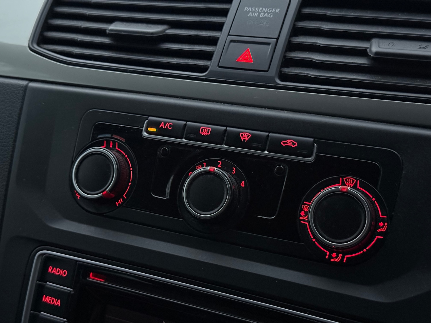 Used Volkswagen Caddy Maxi Life 2016 for sale - 78107026: Photo 36