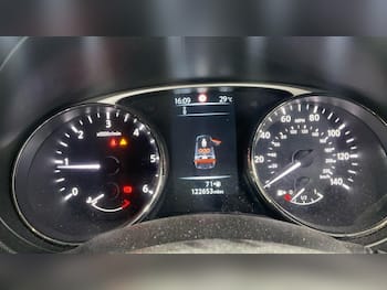 Used Nissan X-Trail 2015 for sale - 79807097: Photo