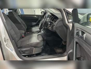 Used Volkswagen Golf 2017 for sale - 78703476: Photo