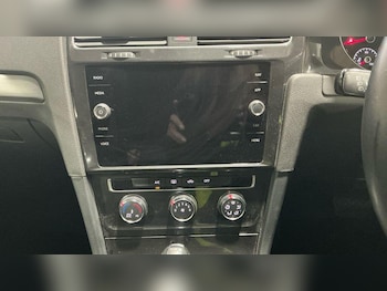 Used Volkswagen Golf 2017 for sale - 78703476: Photo